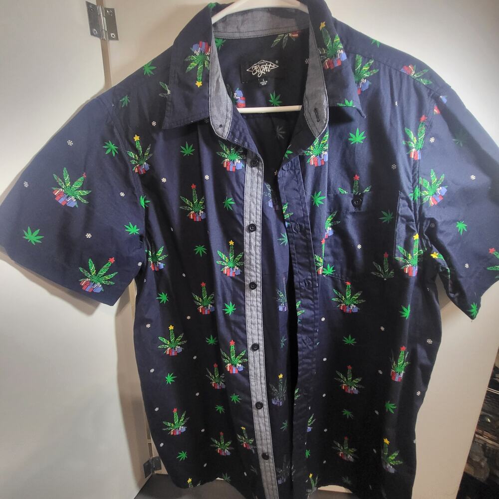 Eighty Eight Brand men's size L, weed leaf X-mas tree & gifts print, cotton